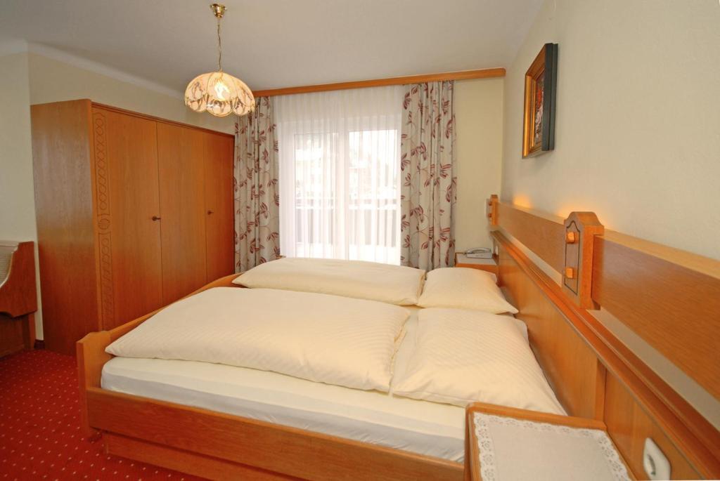 Pension Riedlsperger ザールバッハ・ヒンターグレム 部屋 写真
