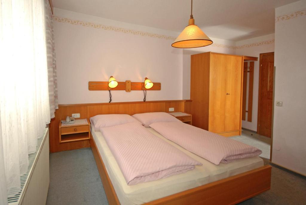 Pension Riedlsperger ザールバッハ・ヒンターグレム 部屋 写真
